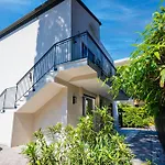 Villa Oleandro Family Apartments-Leresidenzedijesolo